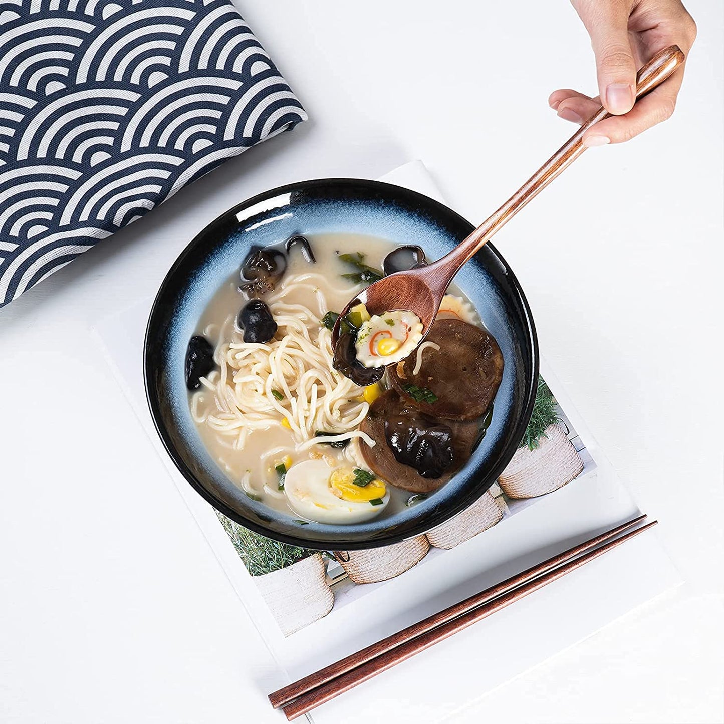 Ceramic Japanese Ramen Bowl Set, 2 Sets 8 Inch 40 Ounce Asian Pho Udon Noodle Bowls with Spoons and Chopsticks (Black/Blue, 8 Inches)